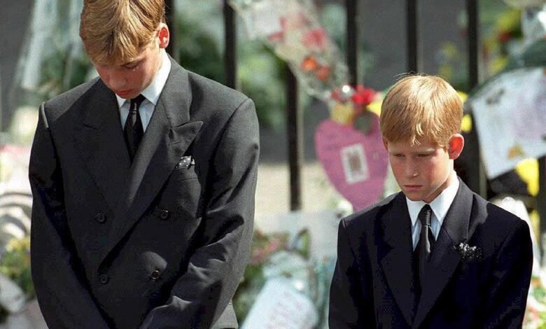 who walks in first at a funeral